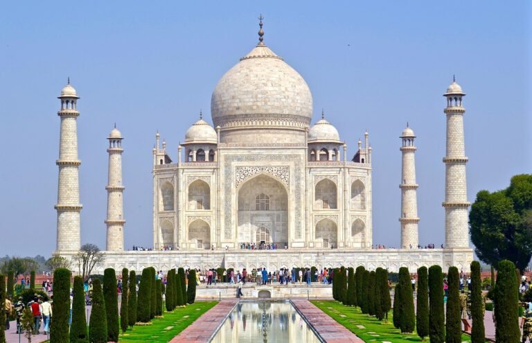 Freedom on Four Wheels: The Best Road Trip Itineraries for Solo Travelers