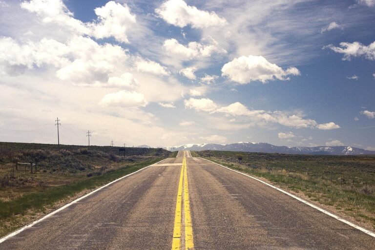 Planning Travel Routes with AI: Tips and Tools