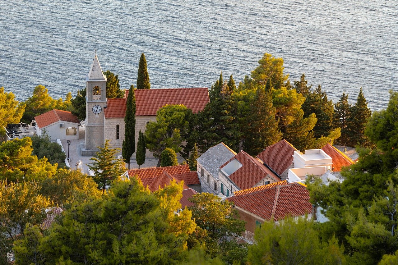 🌱 The Green Way: The Most Eco-Friendly Overland Travel Options Across Europe