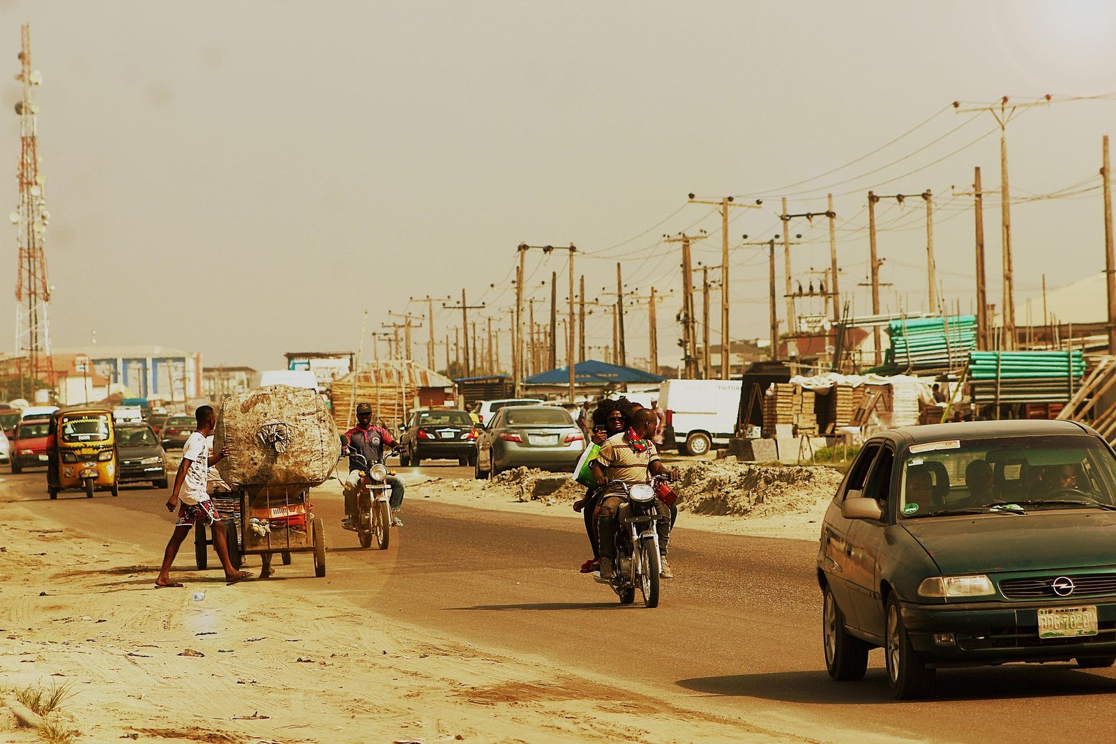 Crossing the Land Border into Nigeria: What Travelers Should Expect